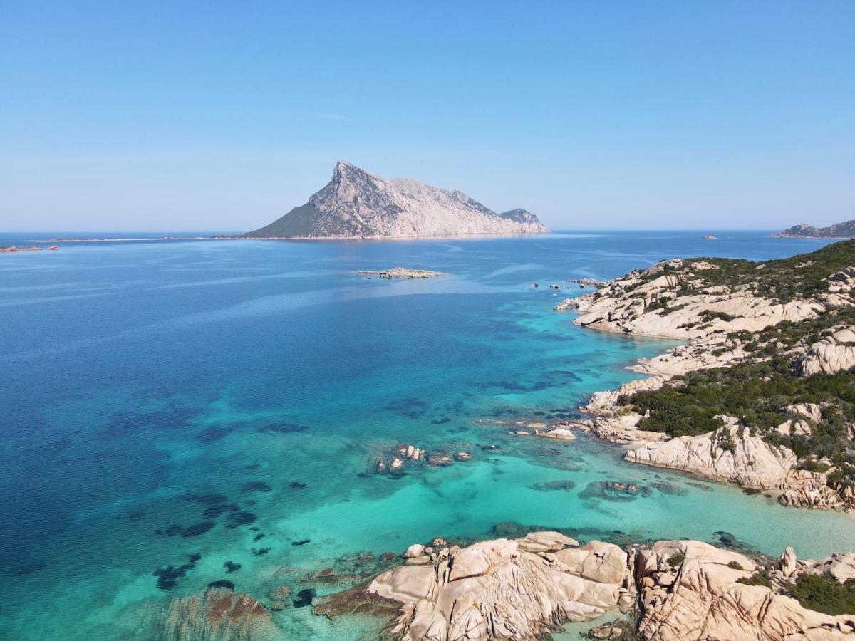 Aparthotel Il Faro San Teodoro Esterno foto